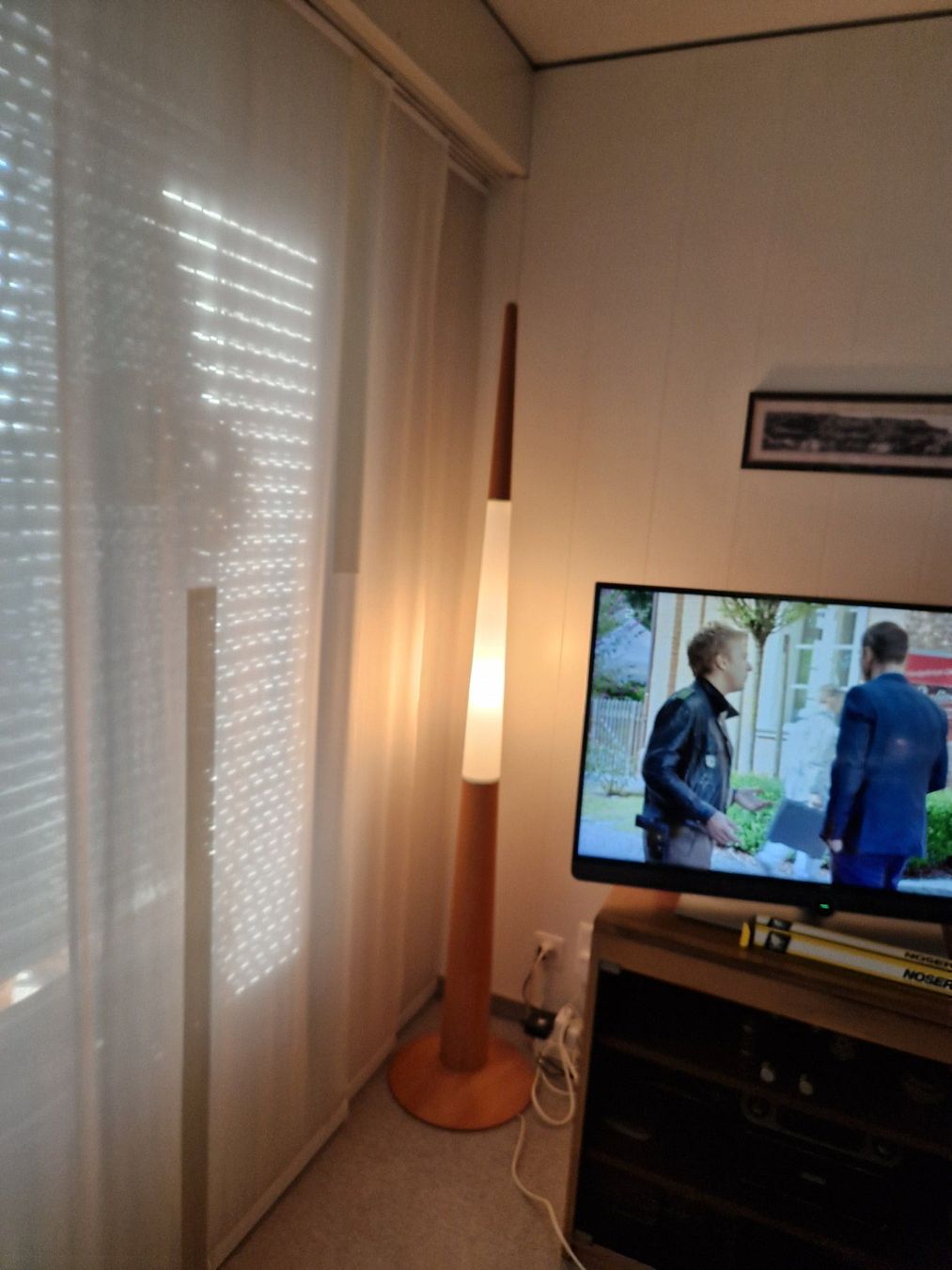 Lampade: Stehlampe Prototyp 220V H ca. 1.90 – Usato da Bolligen venduto da nik_2h7x 1