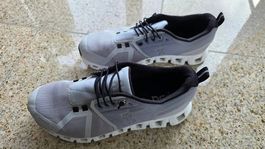 On Schuh, wasserfest, weiss, Grösse 42.5