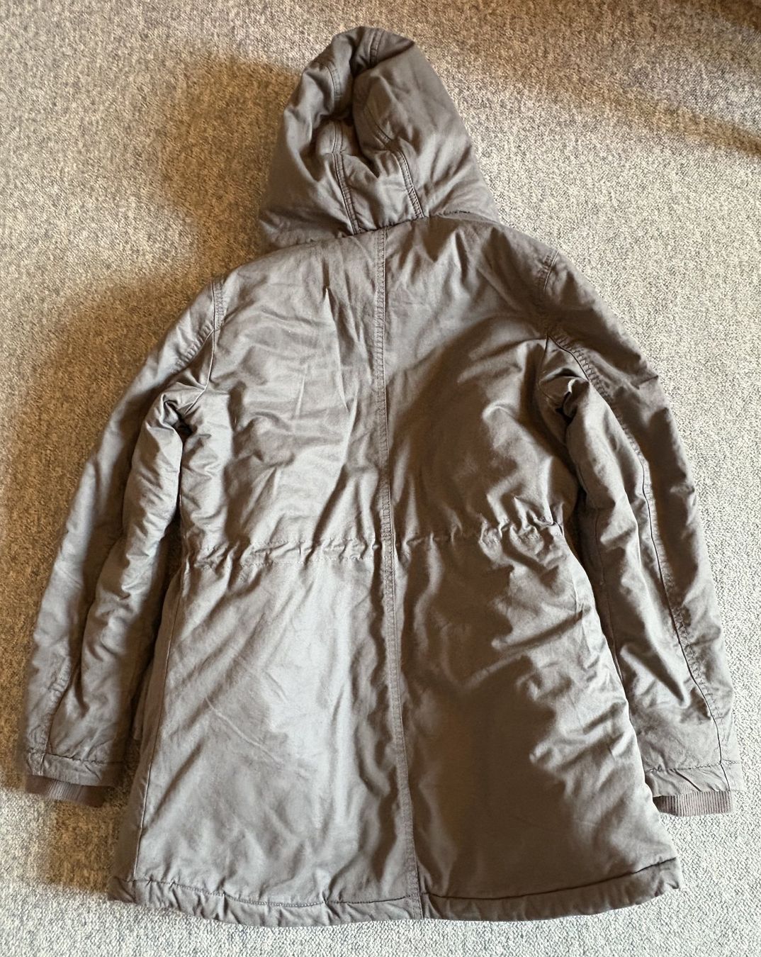 Jacken: Parka mit Kapuze Grösse 36/38! – Gebraucht aus Neukirch-Egnach von Phion 1