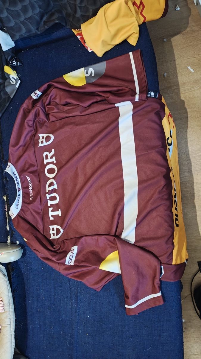 Leibchen & Hosen: Maillot gshc – Gebraucht aus Petit-Lancy von sam_y5wq