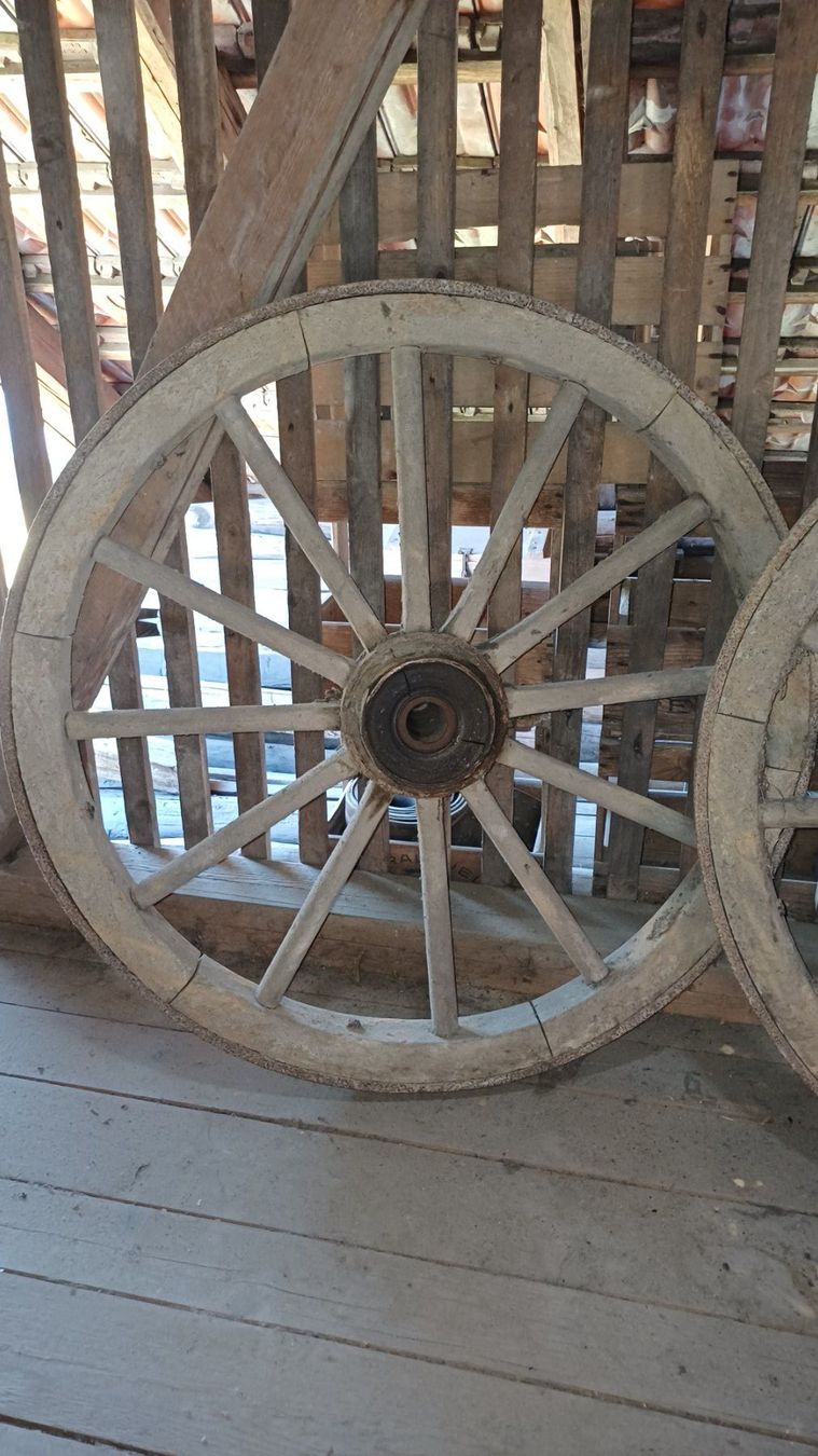 Pneus & Roues: Wagenräder 106cm Durchmesser – D'occasion à Rafz par hofgut