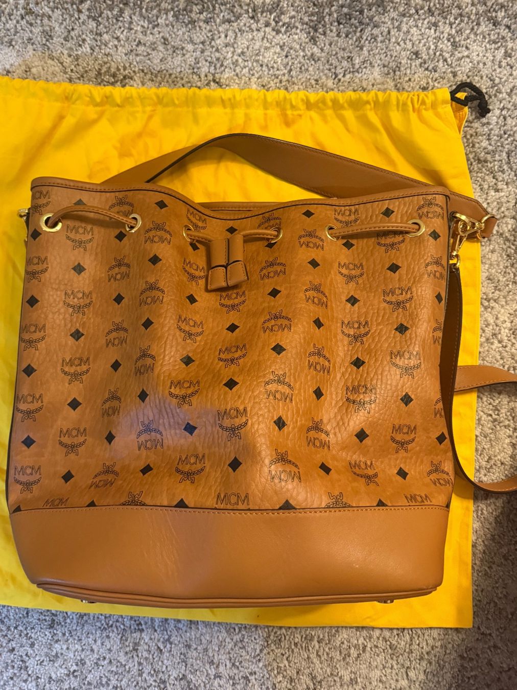 Mcm Borse da donna: MCM Dessau Drawstring Beuteltasche Large – Nuovo (secondo la descrizione) da Bern venduto da kwa_pyt9
