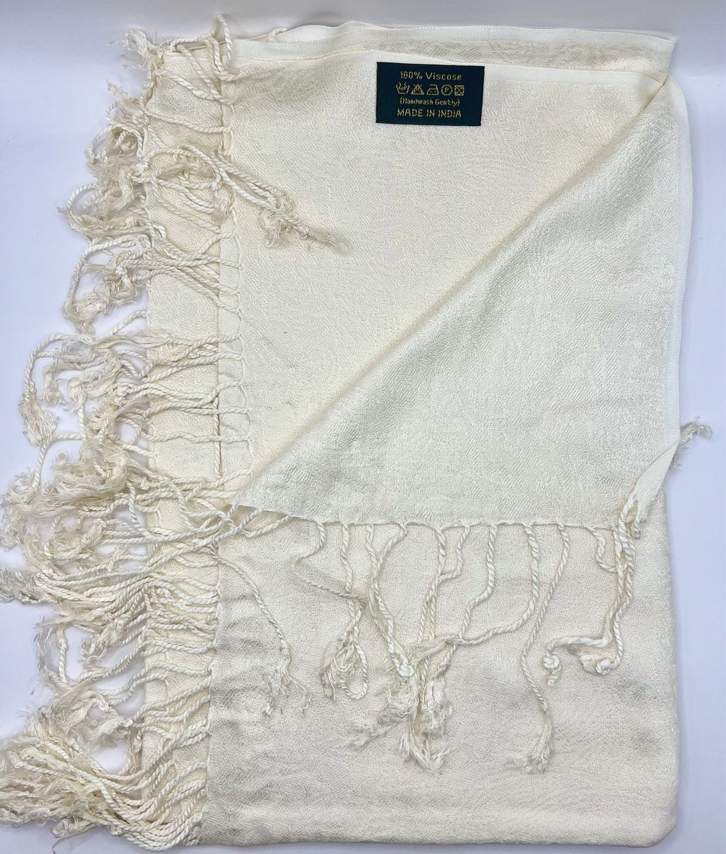 Foulards, Tücher & Schals: Étole épaisse en Viscose avec franges – Neu und originalverpackt aus Coffrane von Luxary_16 4