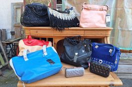 Diverse Damen Handtaschen, Modetaschen