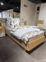 Pfister Bett 180x200 wie neu, mit Schubladen & Leselampen