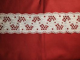 Weisse Spitze, Blumenmuster, Vintage - Top Zustand!