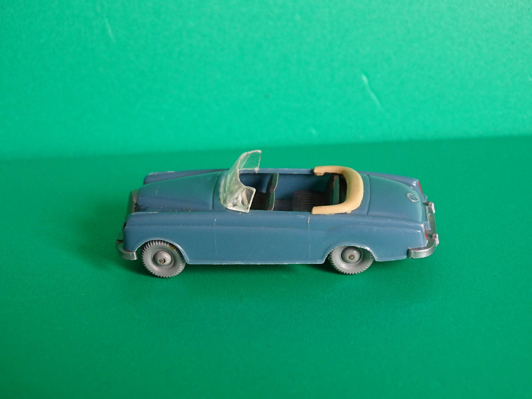 Wiking Modellini d'auto: Mercedes von Wiking 1/87 – Usato da Bretzwil venduto da Meex 2