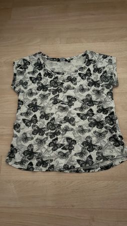 Damen T-Shirt grau mit Schmetterlingsmuster