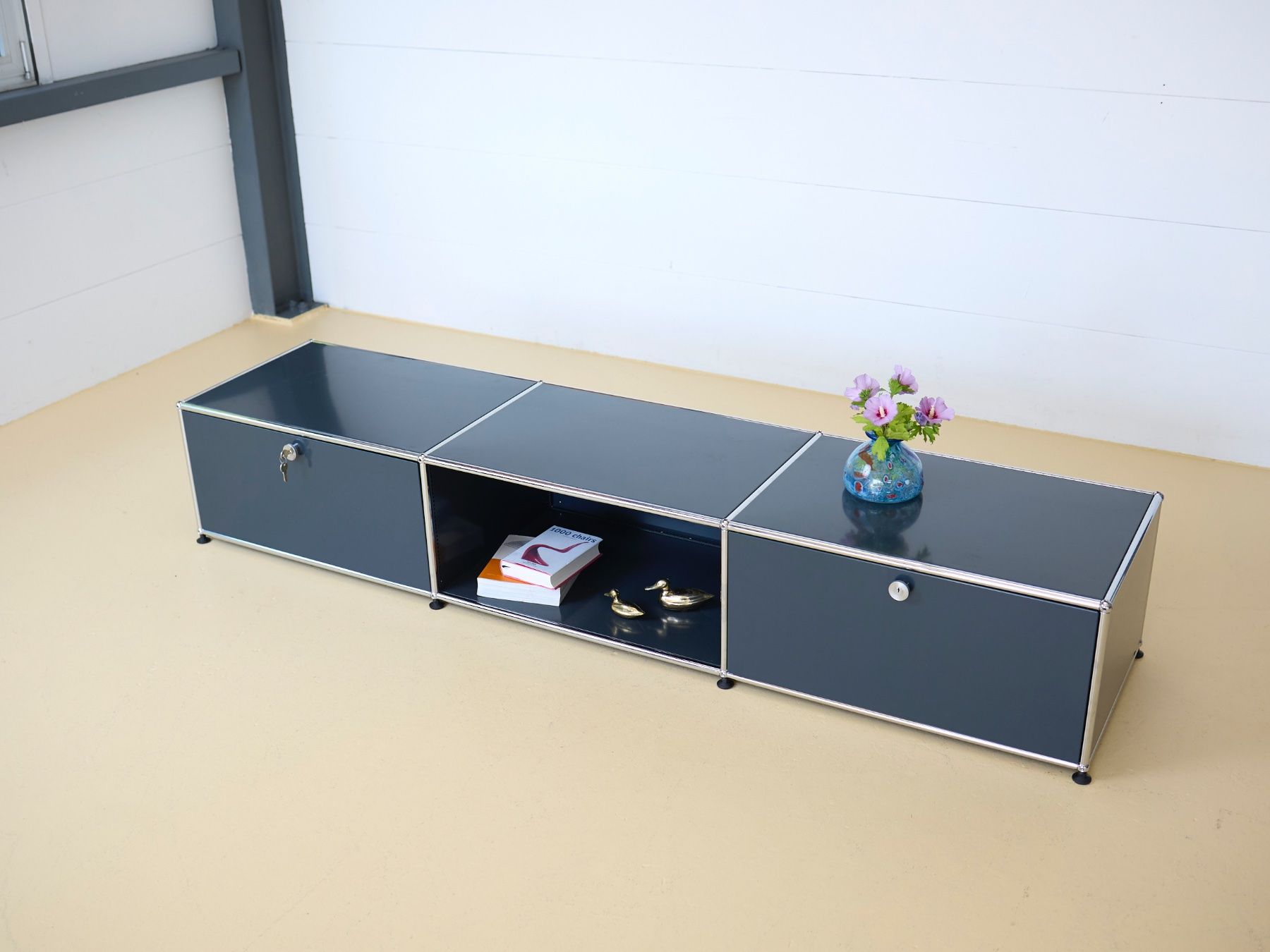 USM Cassettiere: USM Lowboard in Anthrazitgrau Lieferung möglich – Usato da Meinisberg venduto da atelier_TILIJA 1