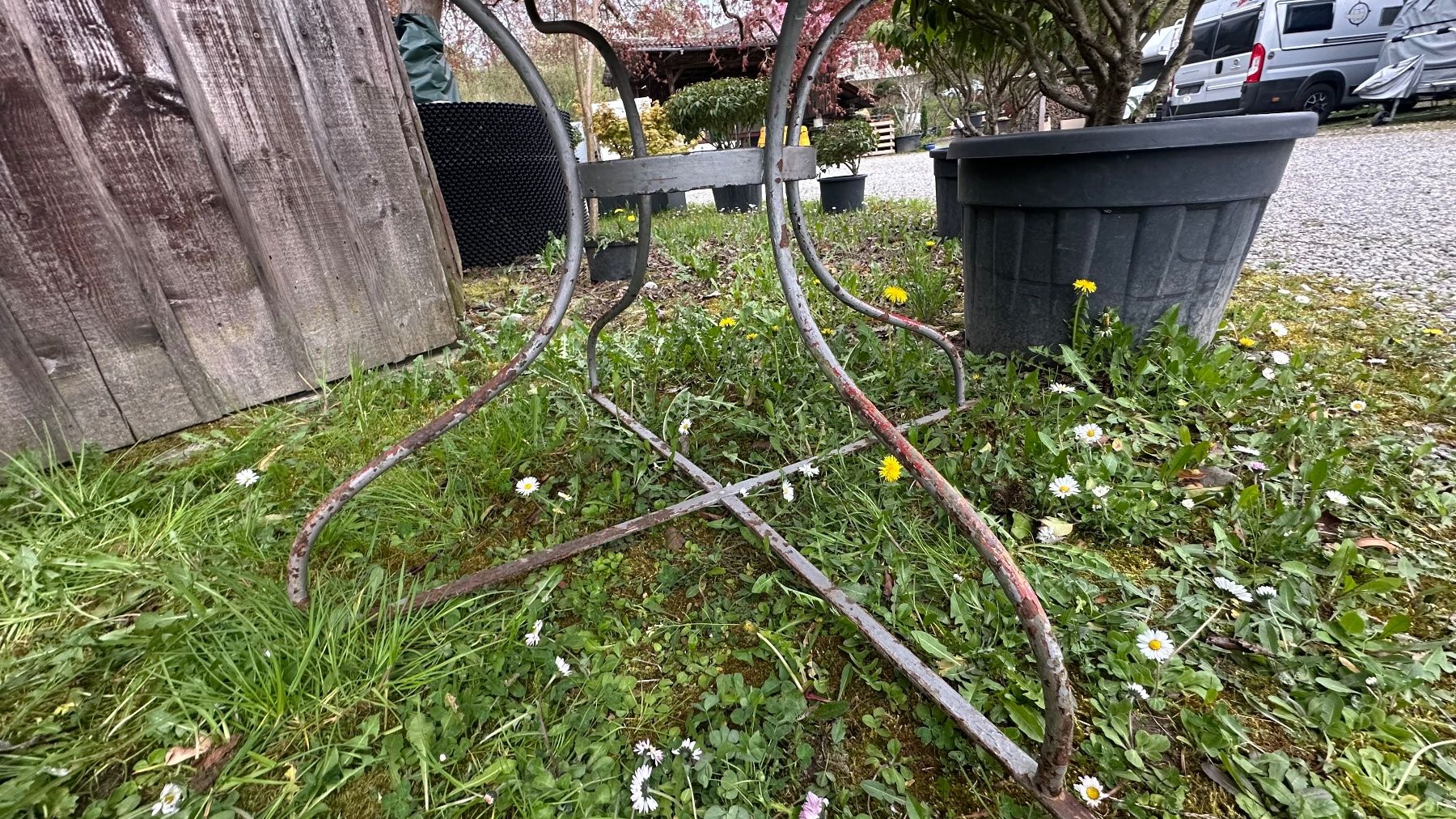 Tavoli: Runder Gartentisch, Metall rot – Usato da Otelfingen venduto da Yossi-68 6