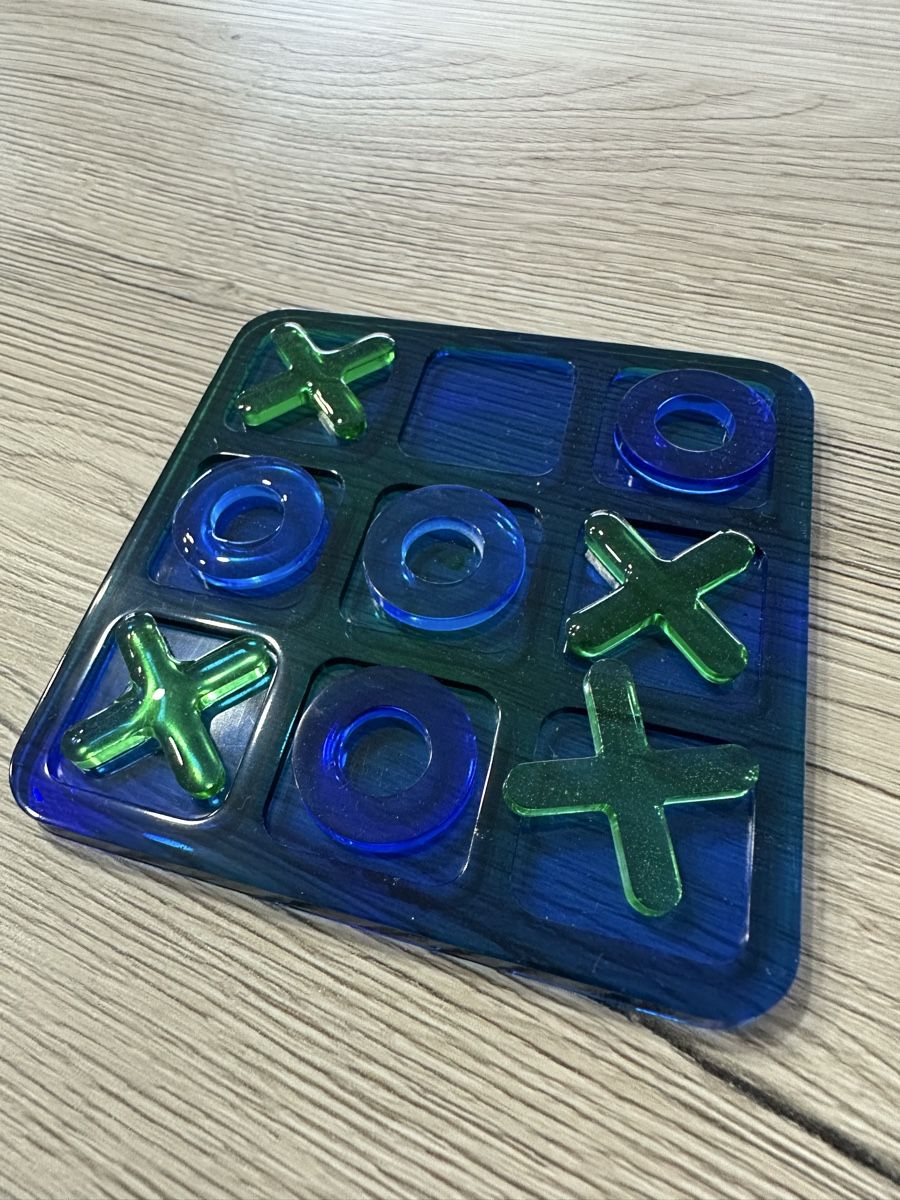 Giochi: Jeu de Tic Tac Toe/morpion en résine – Nuovo e nell'imballaggio originale da Moutier venduto da francisco20