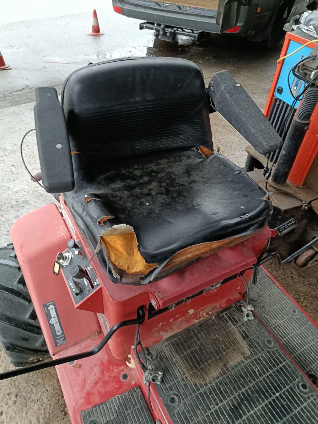 Toro Tagliaerba: rasentraktor ohne mährwärk – Difettoso da Sihlbrugg venduto da Z...D 4