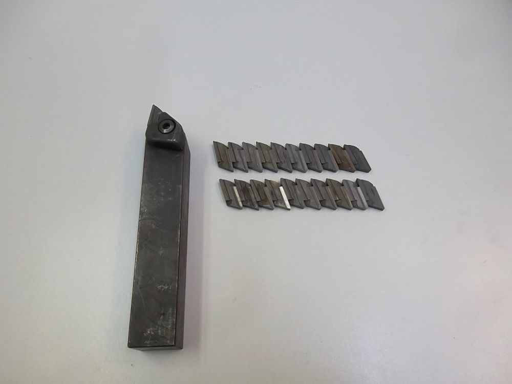 Aussendrehhalter SANDVIK mit 21 neue KNUX Platten (Gebraucht) in ...