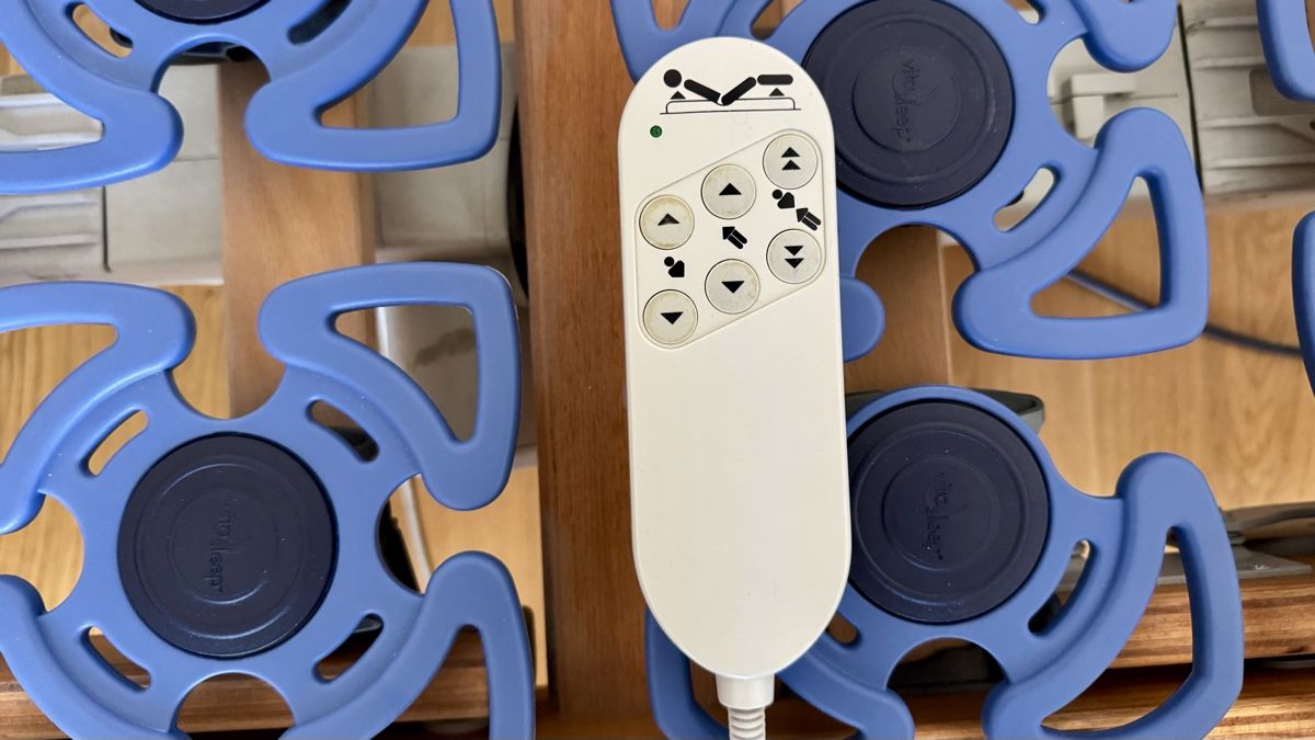 Betten: Bett elektrisch mit Tellerlattenrost – Gebraucht aus Moosseedorf von prewue 4