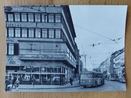 AK Zürich Bahnhofplatz mit Trolleybus, Braustube Hürlimann