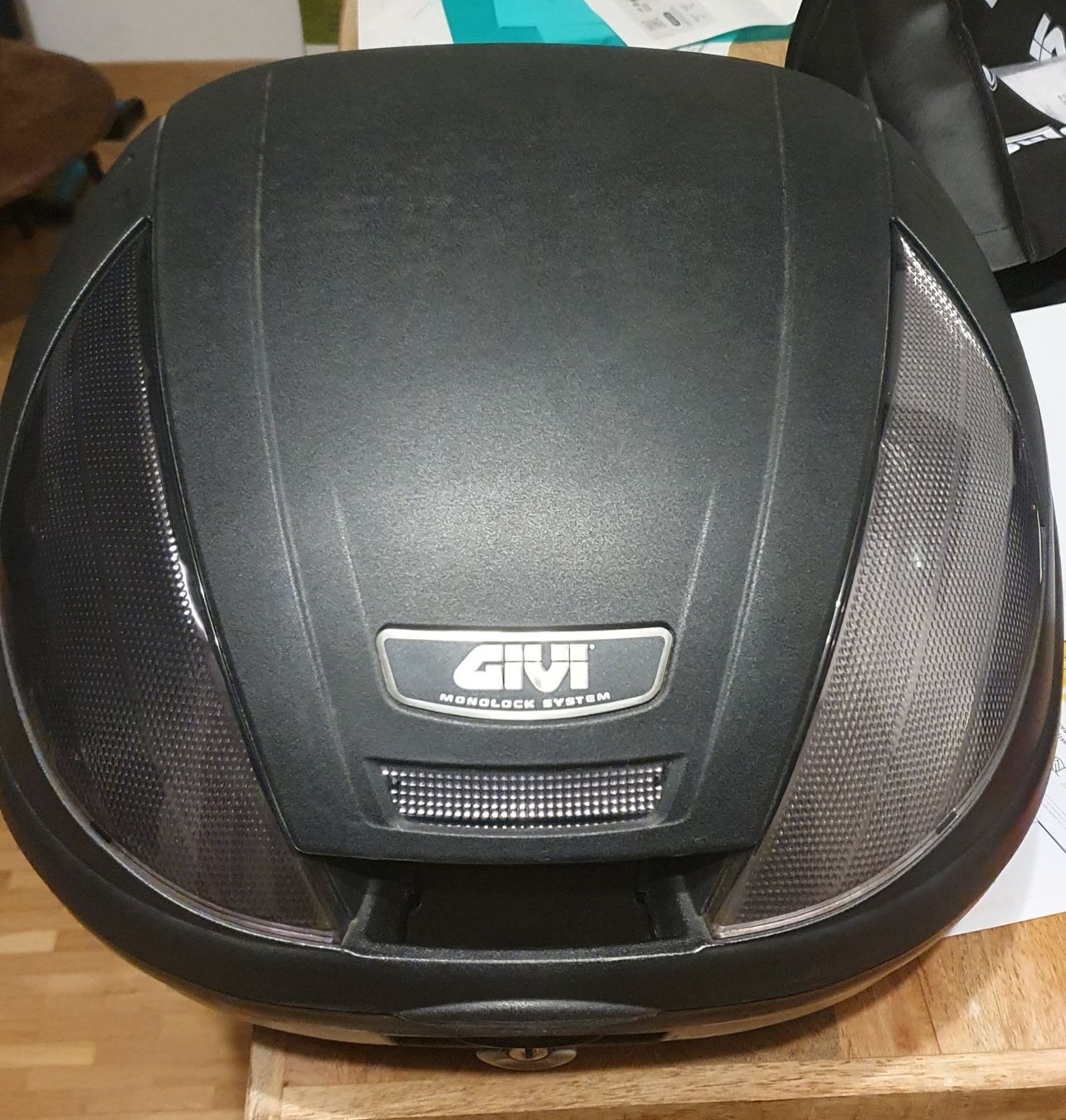 Givi Topcase: Top case Givi 36 litres NEUF, 2 clés – Neu (gemäss Beschreibung) aus Petit-Lancy von sis_c98p 1