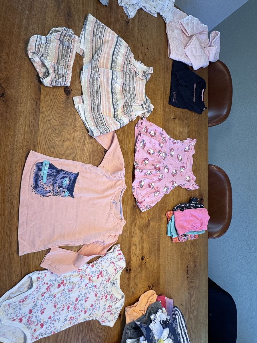 Lotti & Set di vestiti: Mädchenkleiderpaket ca Gr. 80/86 Sommer  – Usato da Niederbüren venduto da Oetschli 6