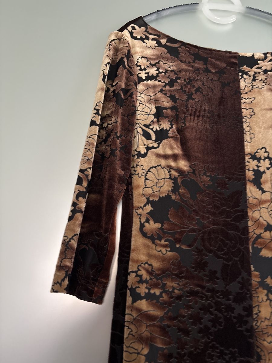 Vestiti: Elegantes Samtkleid mit Blumenmuster, Grösse M – Nuovo (secondo la descrizione) da Hendschiken venduto da Uraniali 2