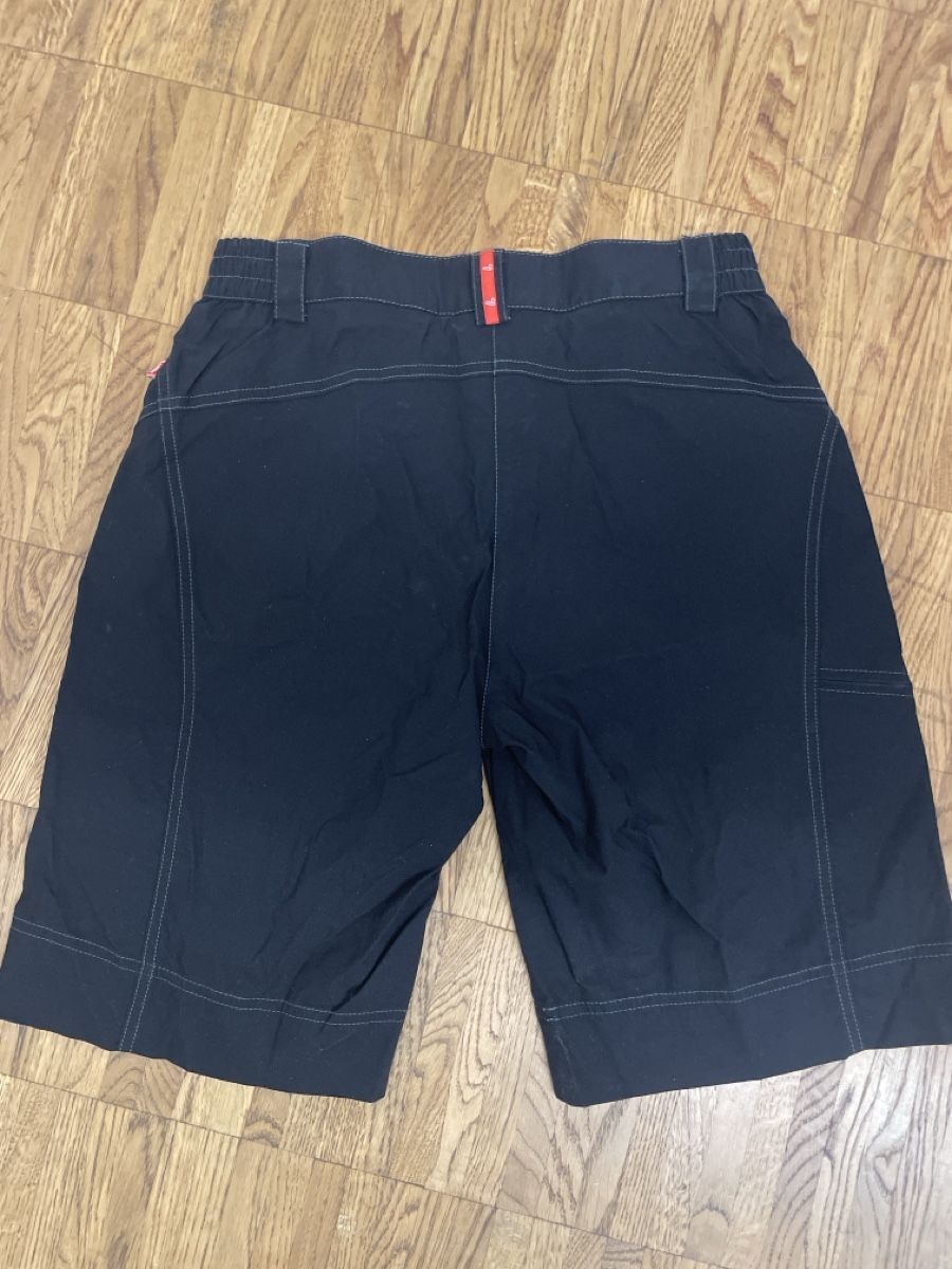 Löffler Pantaloni: LÖFFLER DAMEN SHORTS – Usato da Chur venduto da churerli 1