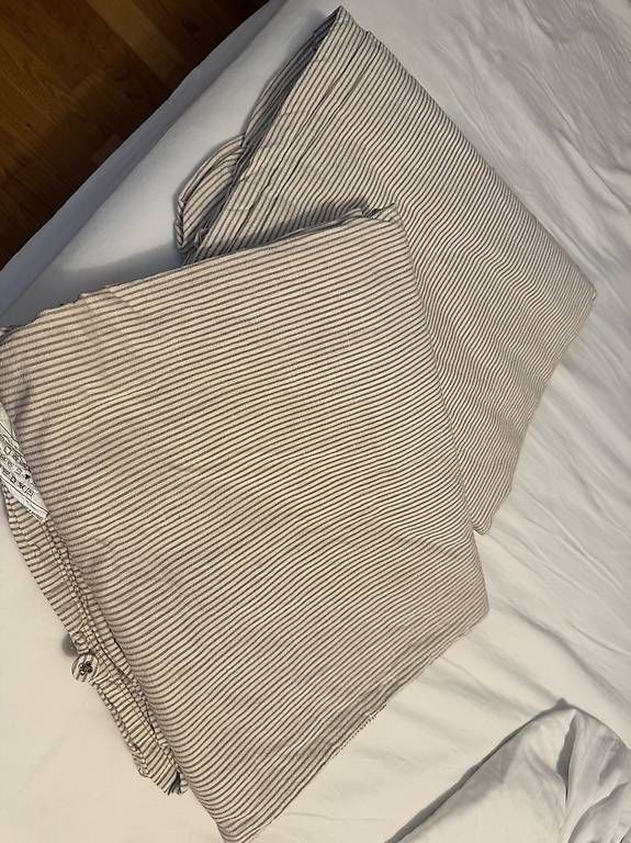 Coperte: Bettdeckenanzug 150x200cm – Usato da Aarau venduto da yan_h2cs 1