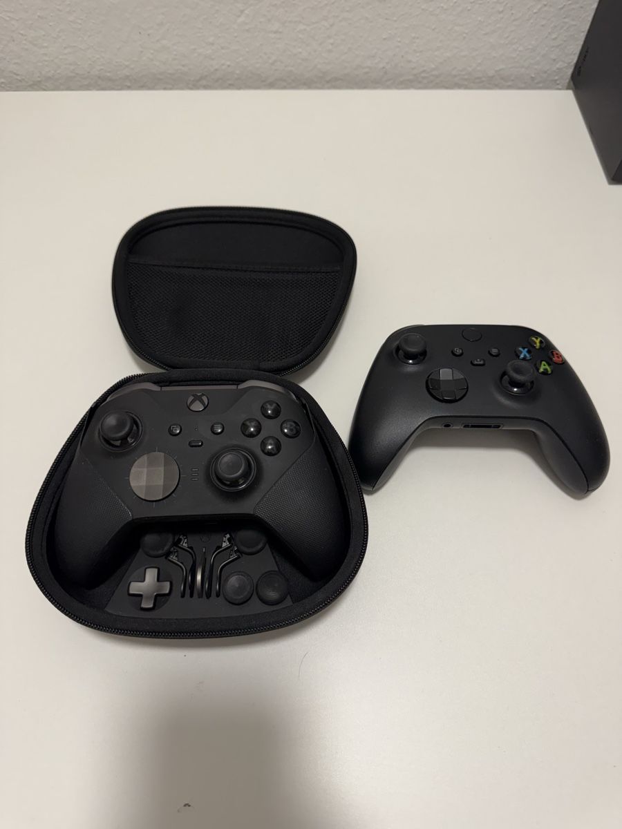 Microsoft Console: Xbox Series X 1TB + 2 Controller (inkl. Elite Controller) – Usato da Lyss venduto da rob_n999 1