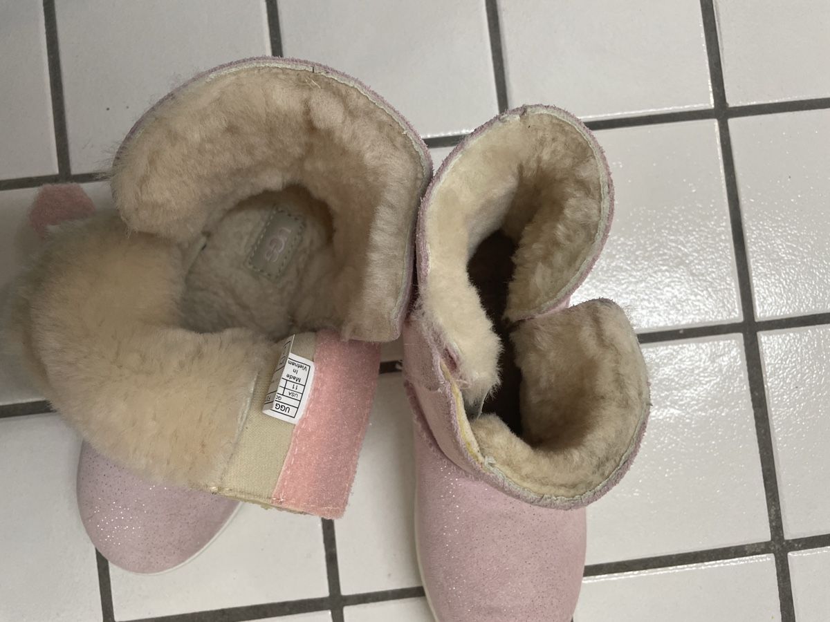 Ugg Chaussures filles: UGG s Stiefeletten – D'occasion à Balsthal par TianaMo 2