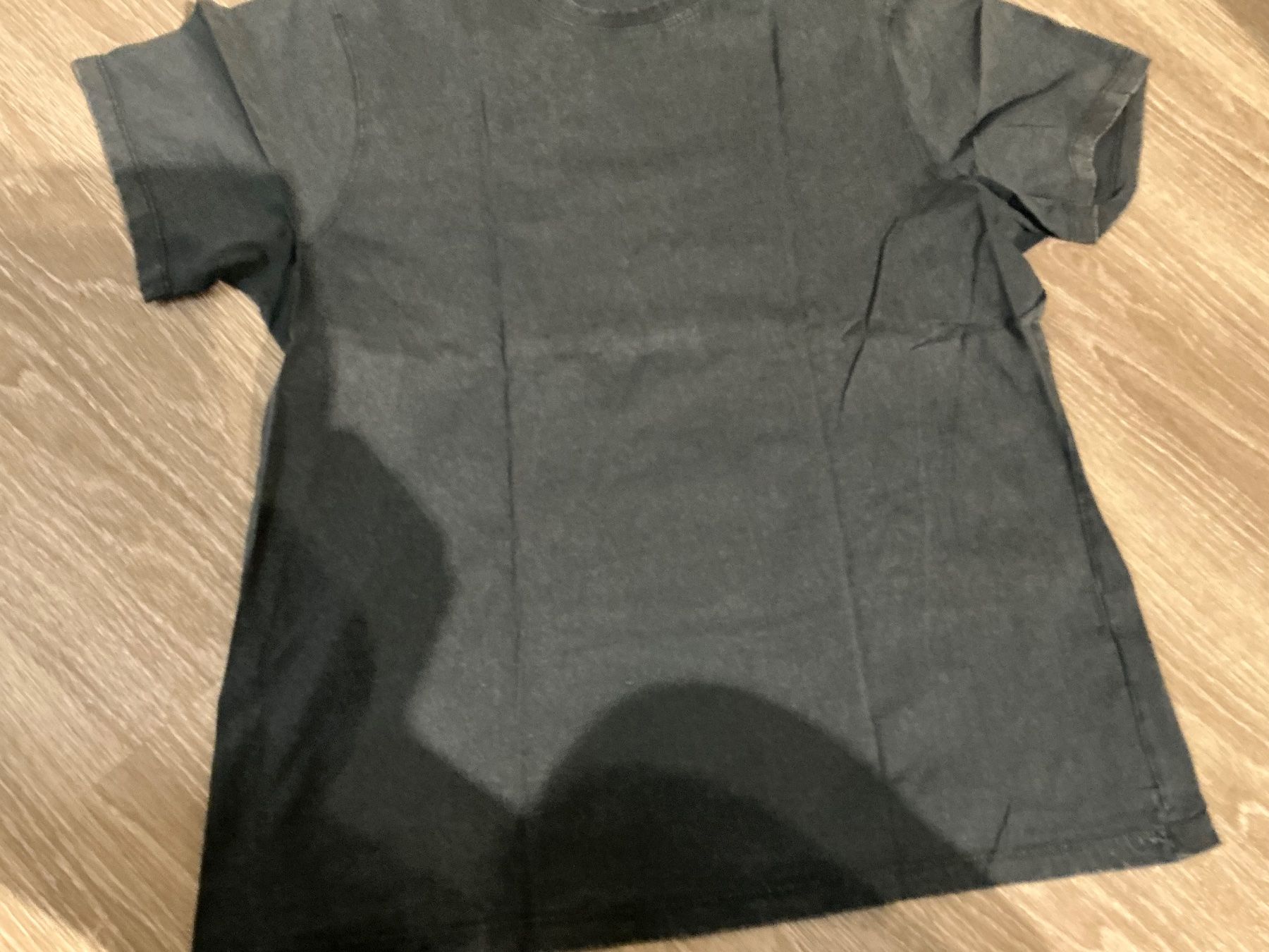 T-shirts: Graues Tshirt Gr.M – D'occasion à Würenlos par Starceve 1