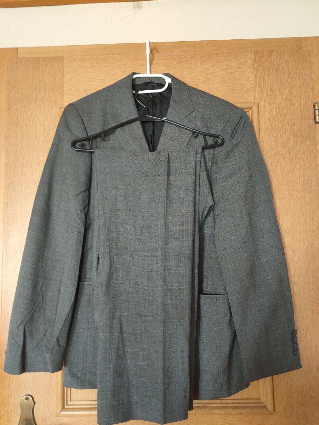 Esprit Completi: Esprit Herren Anzug mit Hose Gr 48 – Usato da Morens FR venduto da christa25