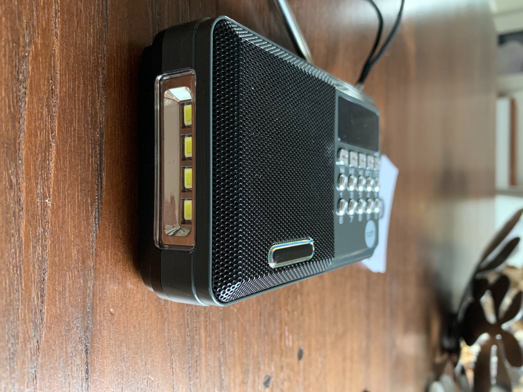 Radio: Akku-Radio mit LED – Usato da Hirzel venduto da BAGY54 3