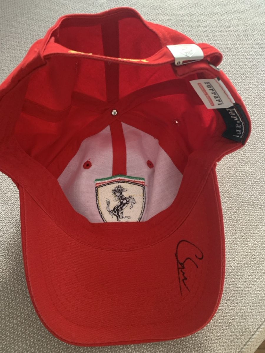 Copricapi, berretti & cappellini: Ferrari Cap - Signed by Charles & Sainz – Nuovo (secondo la descrizione) da Pully venduto da sim_9d9d 1