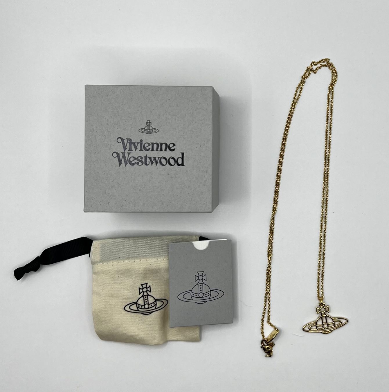 Catenine: Vivienne Westwood THIN LINES FLAT ORB PENDANT - HALSKETTE – Nuovo e nell'imballaggio originale da Oberaach venduto da Dandy2021 5