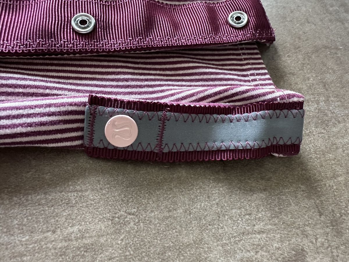 Lululemon Foulards & écharpes: lululemon vinyasa scarf - red and pink stripe – Neuf (Voir description) à bözberg par amy_7wz8 1