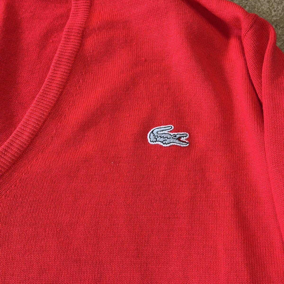 Lacoste Maglioni & Felpe: Lacoste Red V-Neck Sweater, Size 7, Classic Style! – Usato da Bülach venduto da Agixs. 2