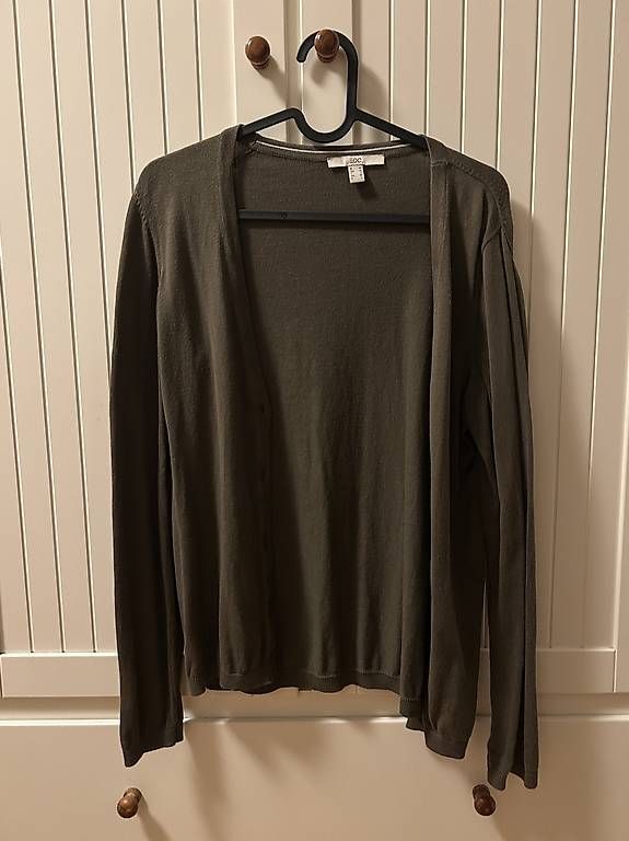 Esprit Giacche: Strickjacke Esprit (M), oliv, neu – Nuovo (secondo la descrizione) da Basel venduto da stb_27