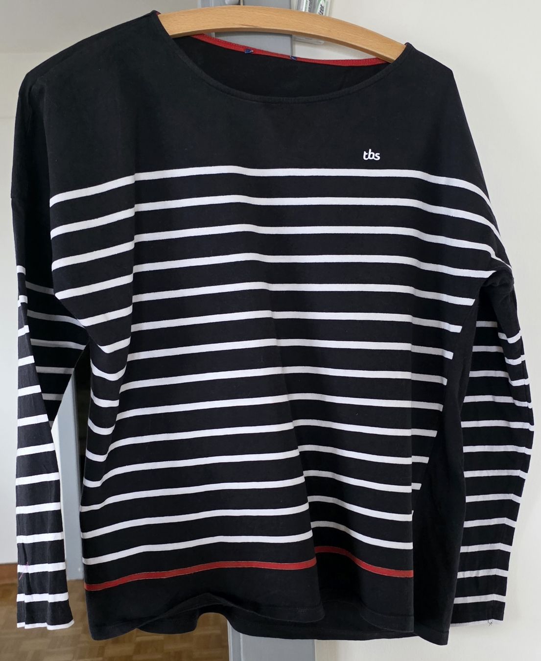 Maglioni & Felpe: Pull TBS Noir à rayures blanches (et rouges) – Usato da Yverdon-les-Bains venduto da van_dq65