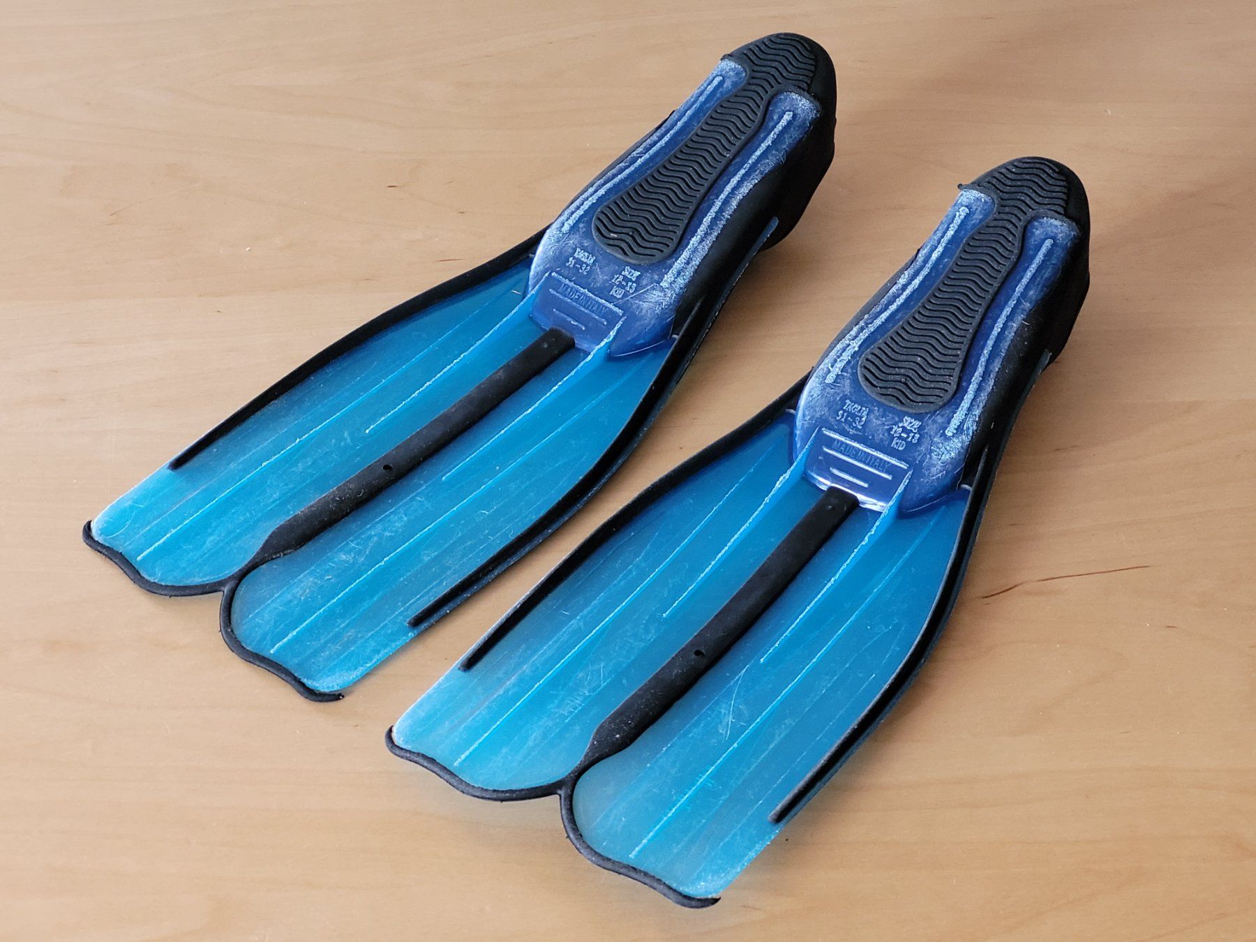 Pinne, Maschere & Boccagli: Flossen hellblau Grösse 31-32 (size 12-13) – Usato da Wiesendangen venduto da samoalk 1