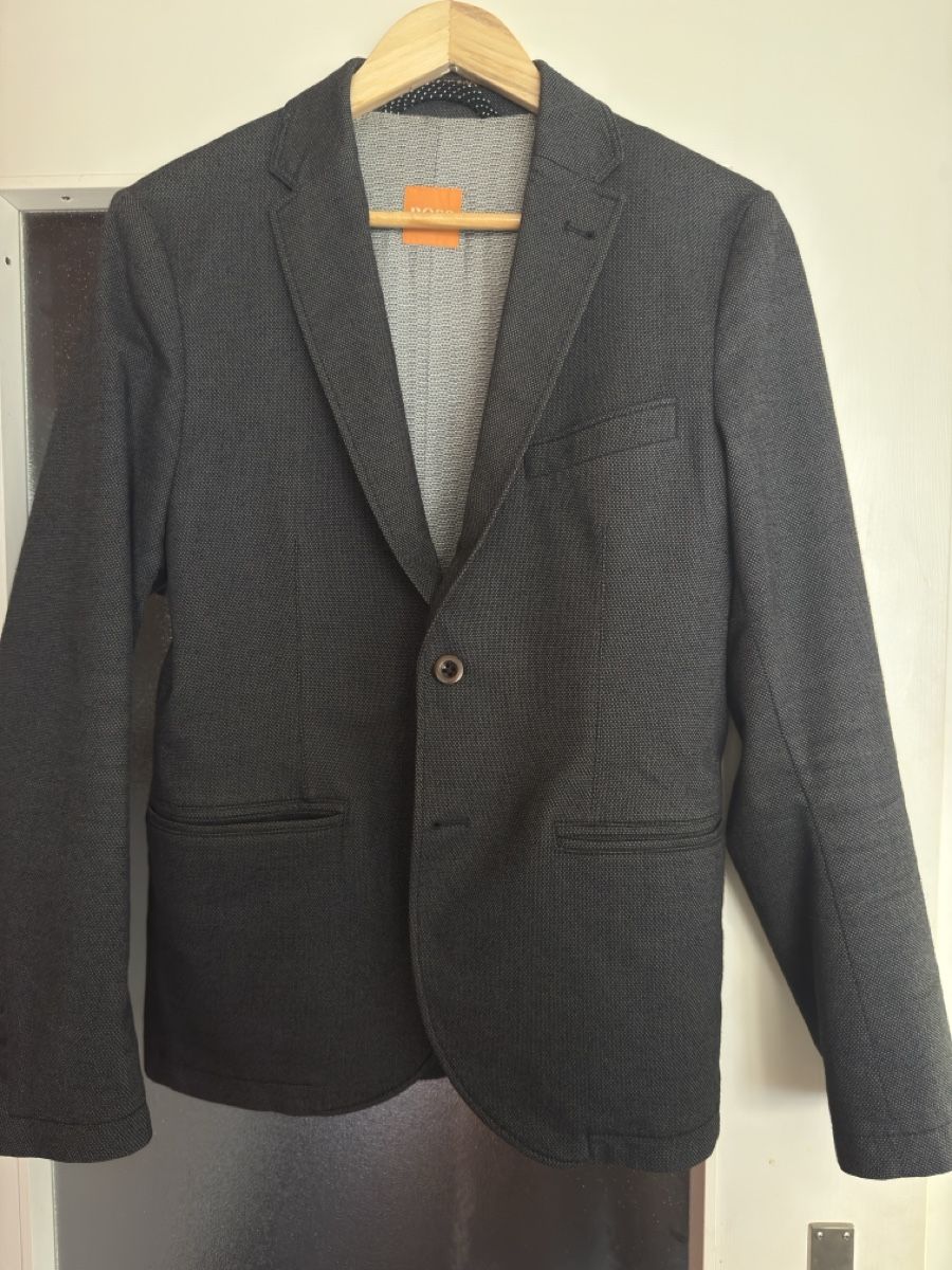 Hugo Boss Completi, tute sportive e funzionali: Hugo Boss Men's Blazer, Size 46 – Usato da winterthur venduto da nx6
