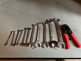 Top Zustand: Schraubensuessel Set mit Crimpzange, 12-teilig
