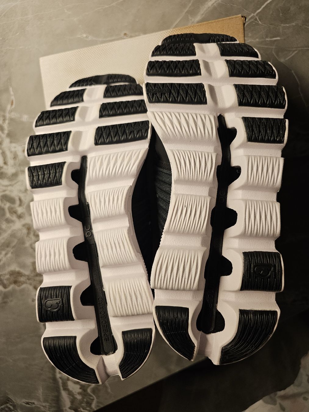 On Damenschuhe: On Schuhe – Neu und originalverpackt aus Baar von Sascha12333 5
