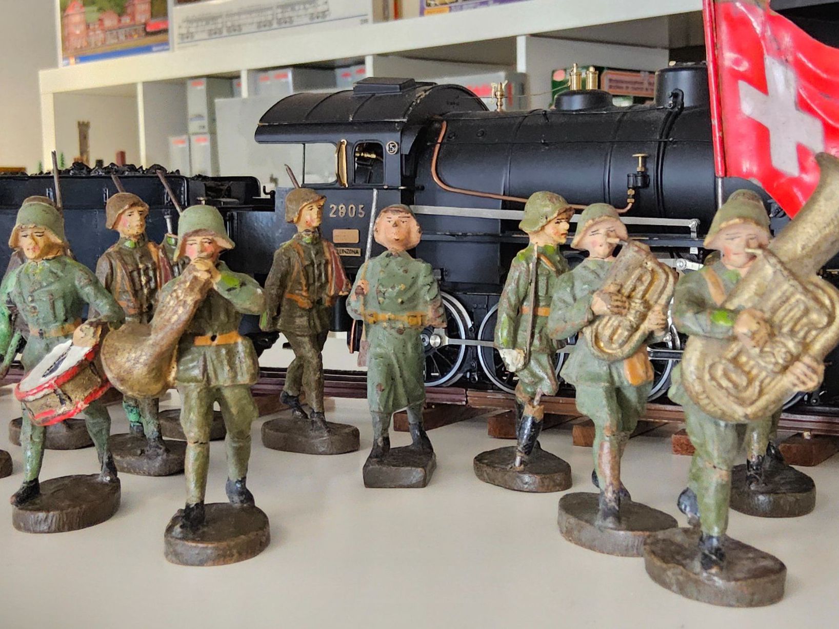 Statuette: schweizer Armee vor 1939 ___ 13 x Figuren Elastolin & Lineol – Usato da Uerikon venduto da Airport68 4