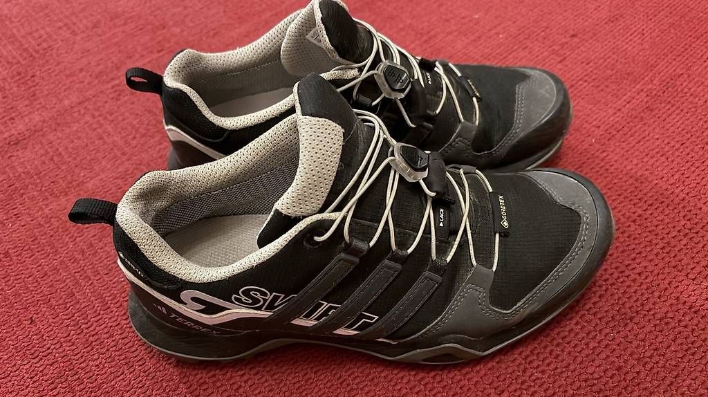 Chaussures hommes: Trekkingschuhe Adidas – D'occasion à brügg par Tinga8