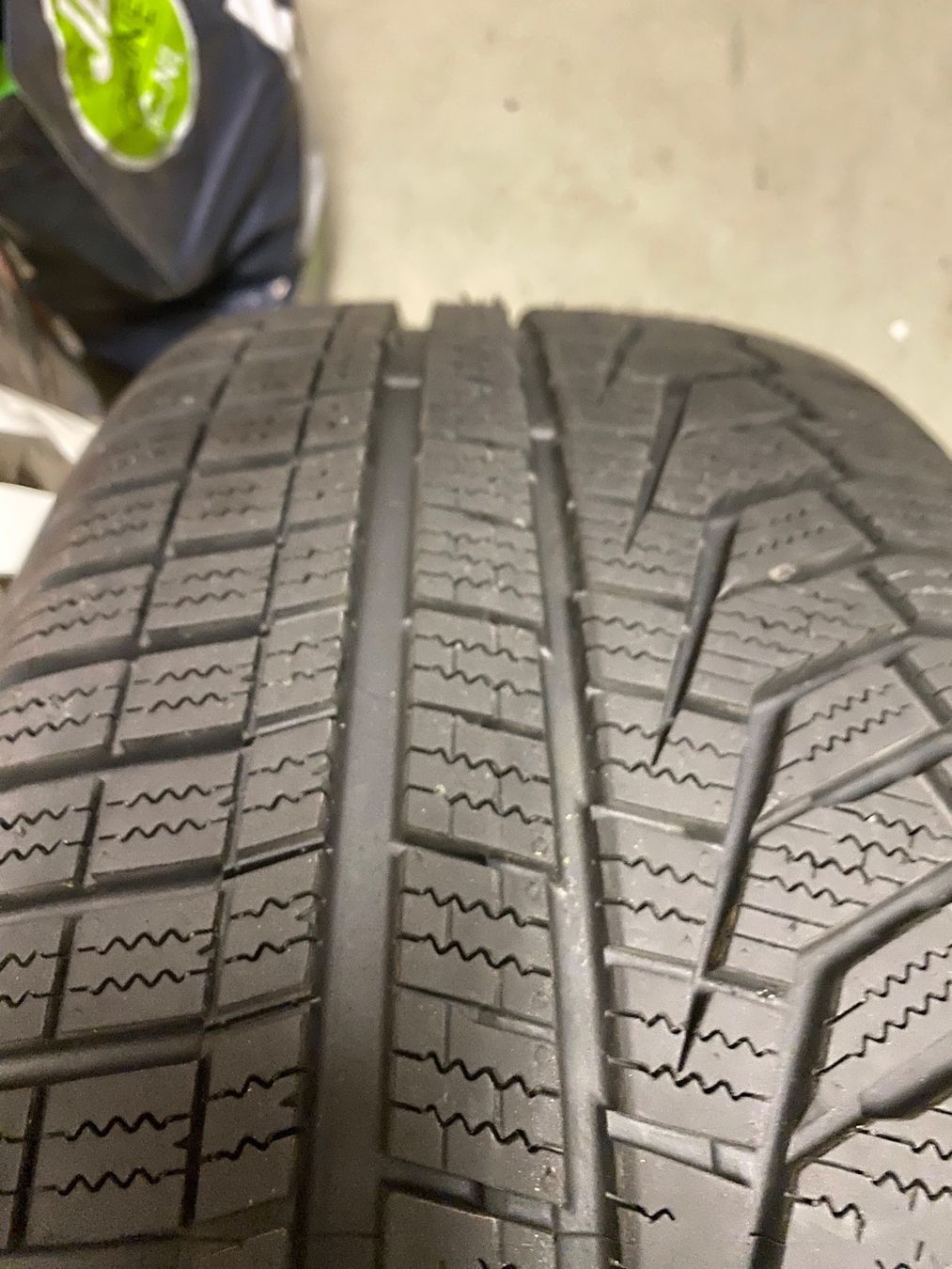 Hankook Pneumatici & Ruote complete: Winterreifen Hankook – Usato da Diessenhofen venduto da Bunterm