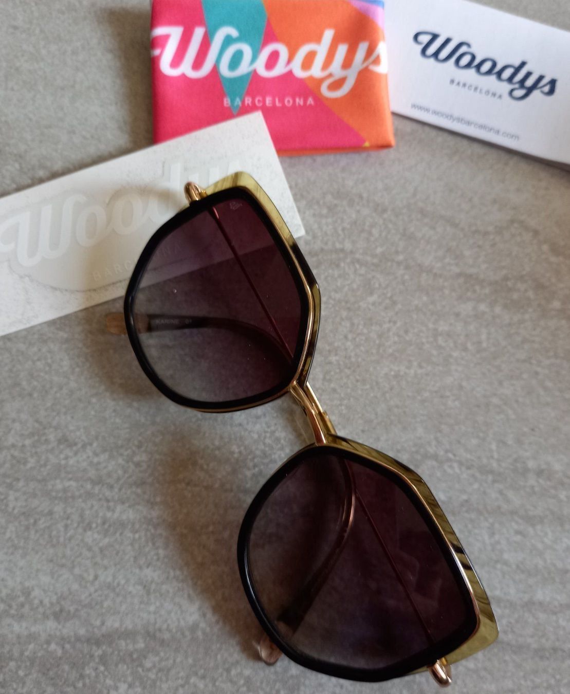 Occhiali & Lenti: Lunettes de soleil – Nuovo e nell'imballaggio originale da st-pierre-de-clages venduto da ardeve01