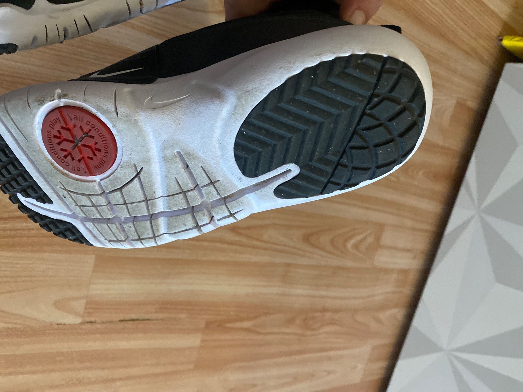 Nike Scarpe per ragazze: Nike Winterschuhe Gr. 34 – Usato da Füllinsdorf venduto da silberstern110 3