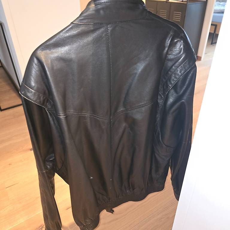 Giacche: Lederjacke Vintage Oversize schwarz – Usato da Zürich venduto da leara.milani 2