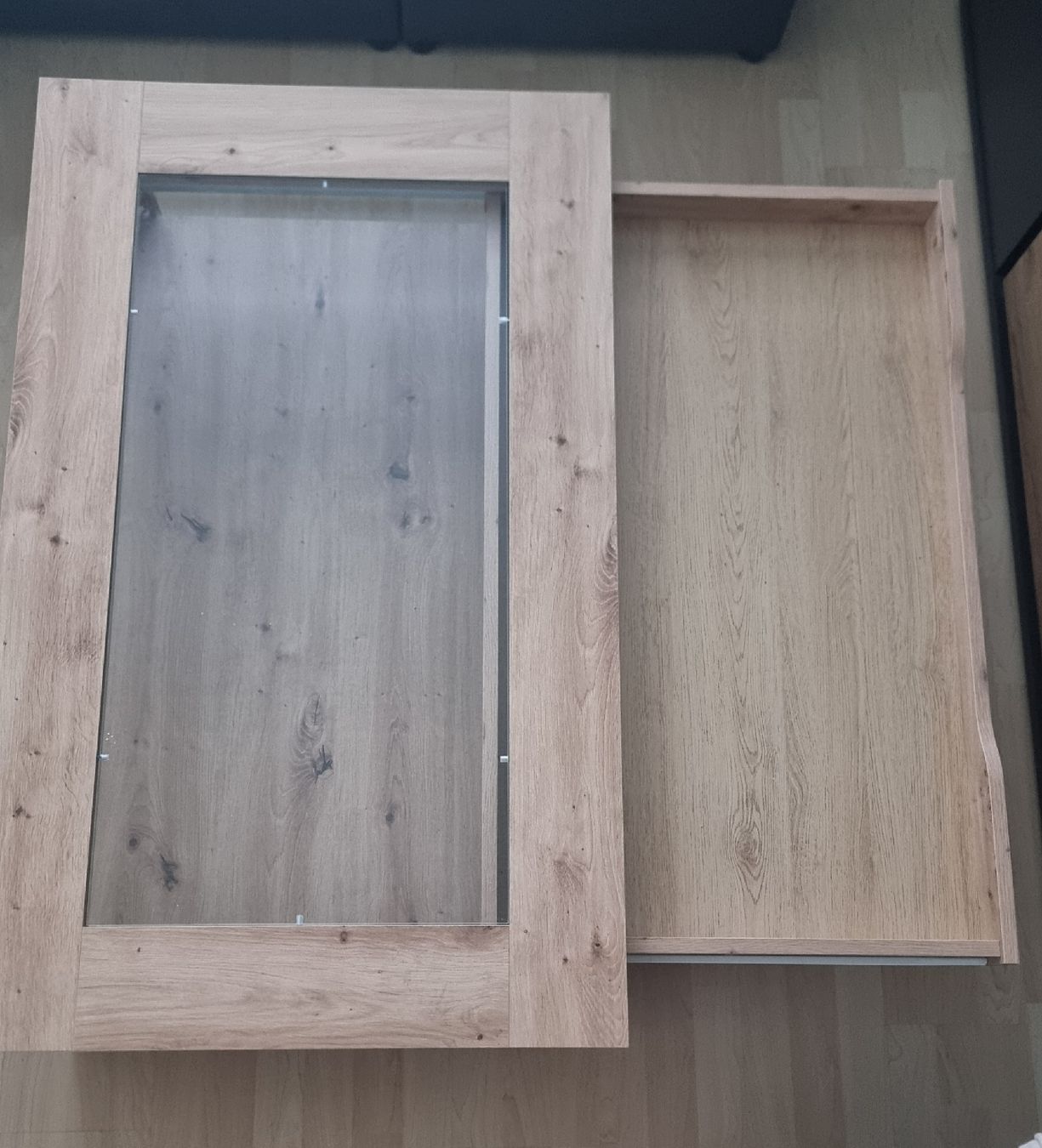 Conforama Tavoli: Couchtisch mit Glasplatte und Schublade – Usato da Aarwangen venduto da fki_5nsn 1