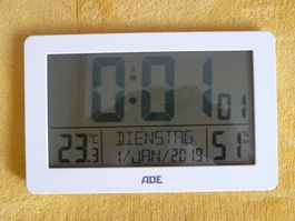FUNK-WAND- UND STANDUHR