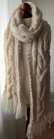 Wie neu: Cremeweisser Schal, scarf off-white, echarpe, warm