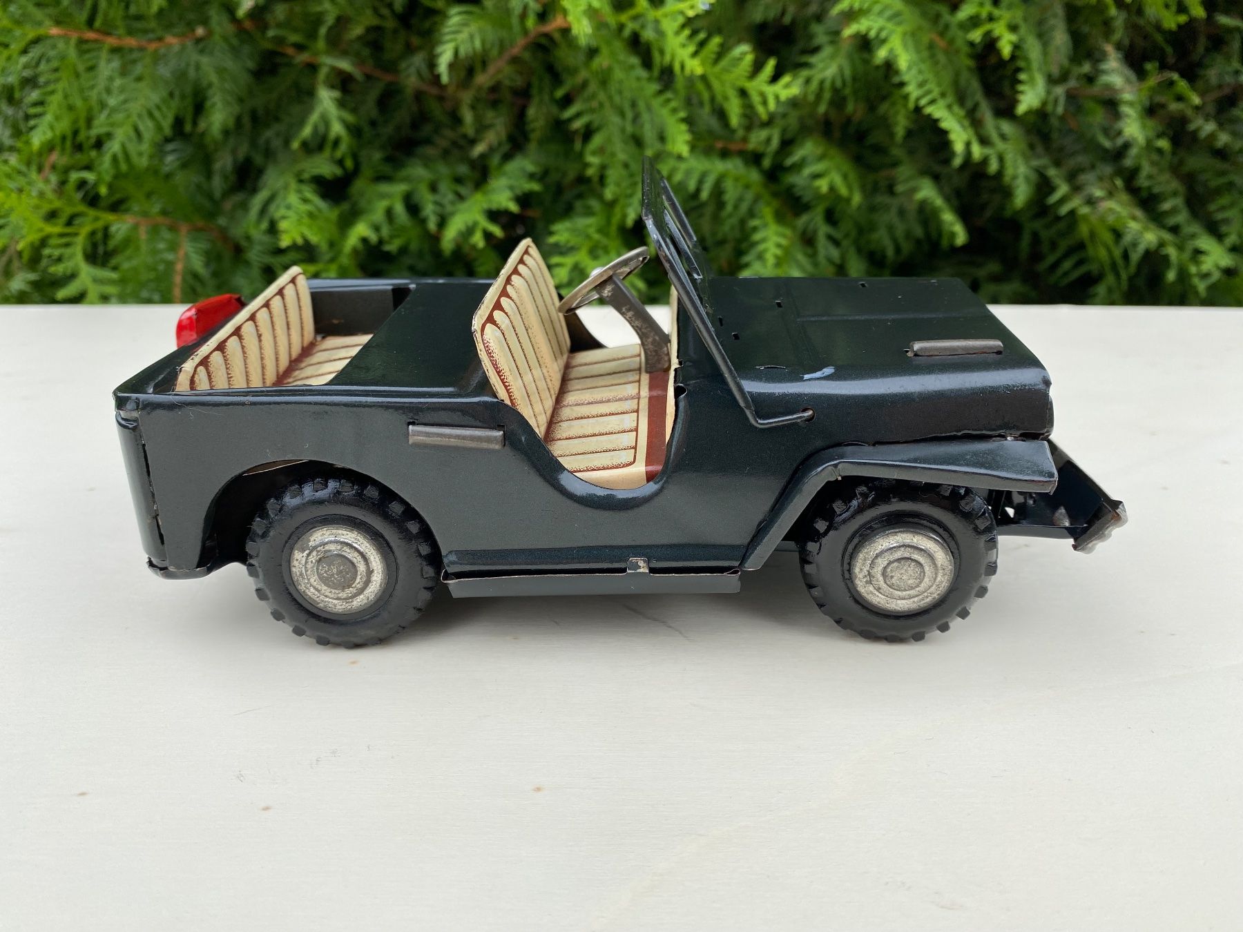Giocattoli: alter Jeep aus Blech Made in Japan – Difettoso da Feldbach venduto da Olive1 2