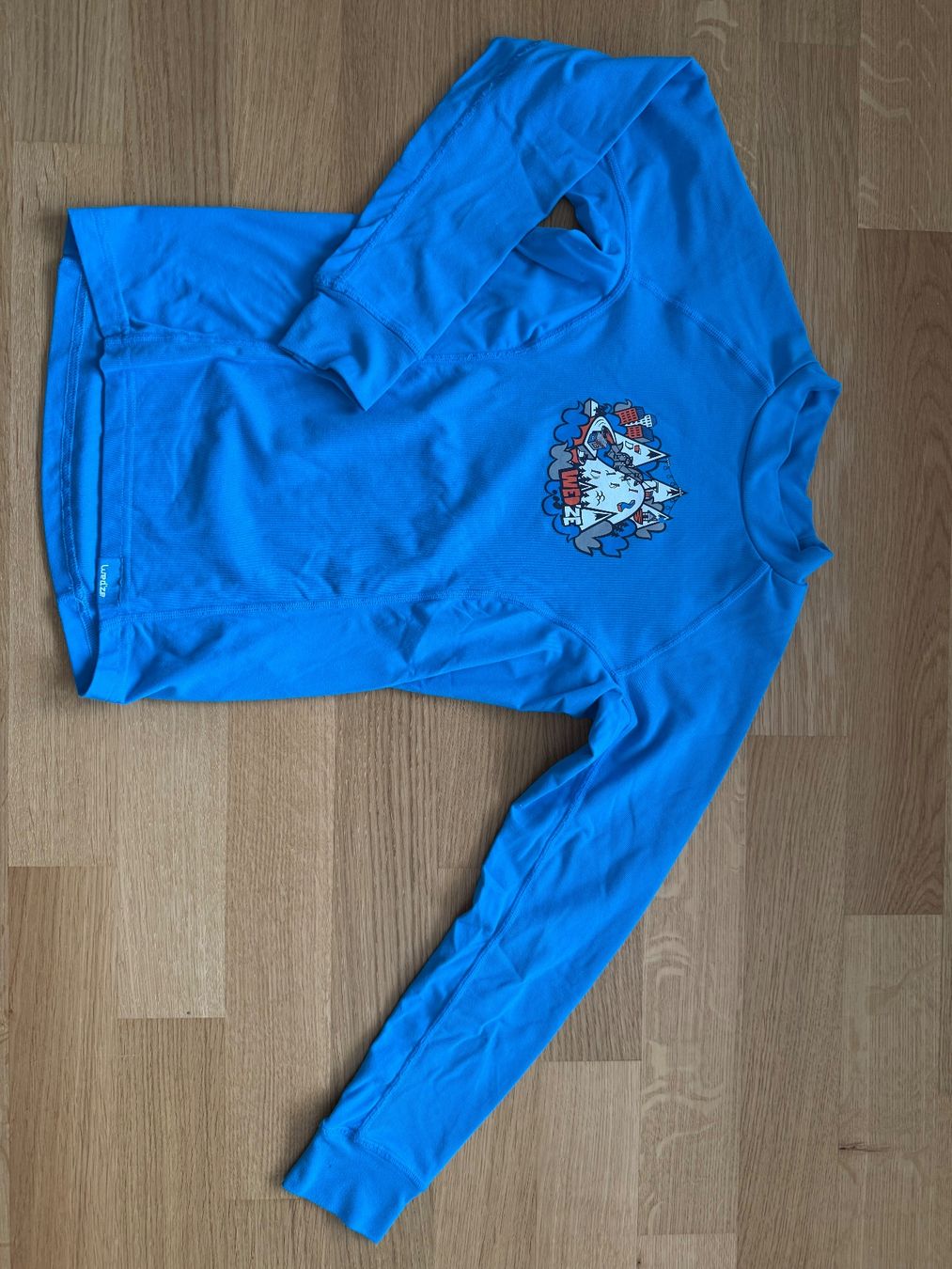 Hemden, T-Shirts & Polos: Cooles Thermoshirt Gr 128 – Gebraucht aus Hünibach von rotestandem01